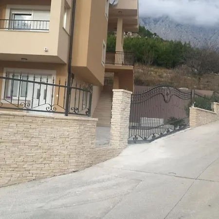 Andela 2 Apartment Makarska