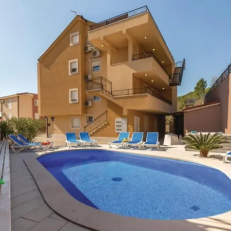 Apartment Andela 2 Makarska