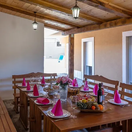 Andela 2 Makarska