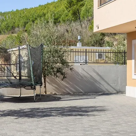 Andela 2 * Makarska